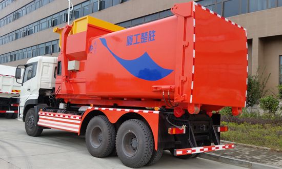 東風(fēng)天龍車(chē)廂可卸式垃圾車(chē)