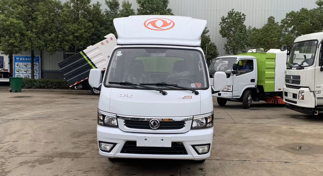 國六東風途逸汽油發(fā)動機掃路車