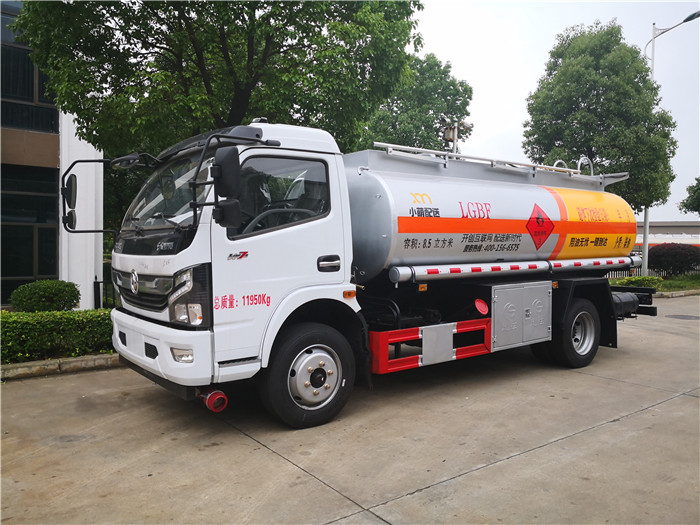 8.5方汽油、柴油、煤油加油車