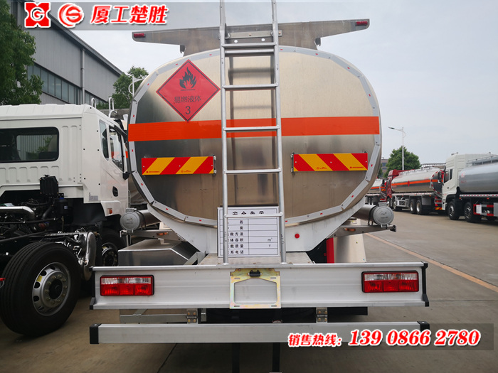 多利卡D9汽油14.3方，柴油16.2方鋁合金運(yùn)油車