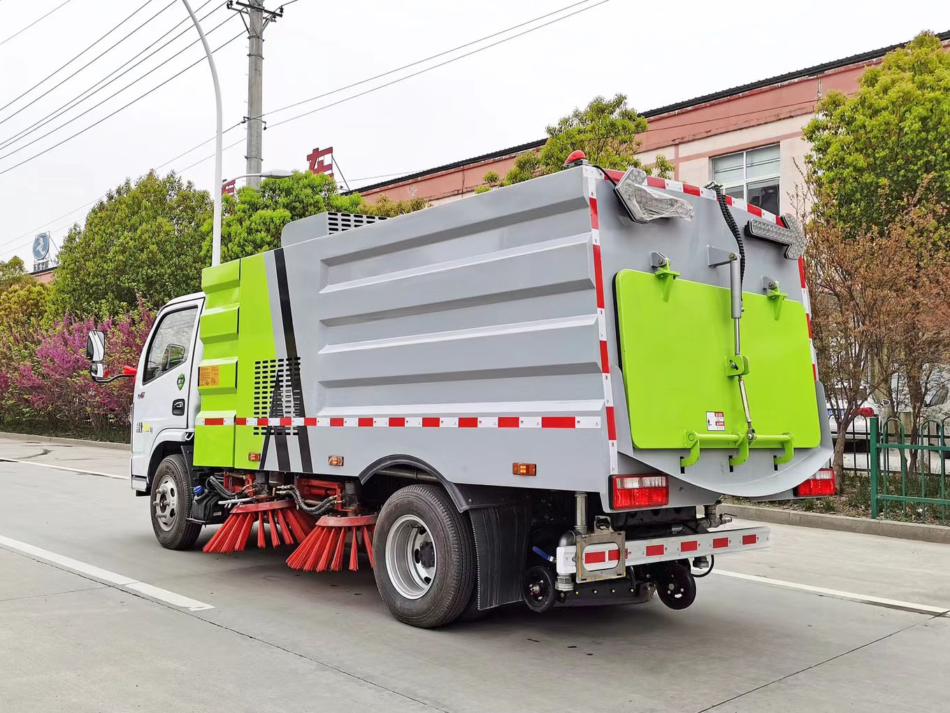 最小東風(fēng)洗掃車(chē)