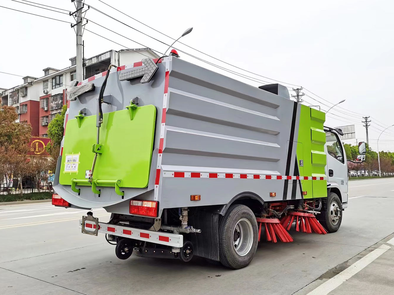 最小東風(fēng)洗掃車(chē)
