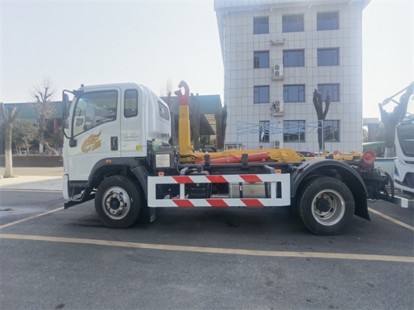 重汽豪曼建筑垃圾專(zhuān)用勾臂垃圾車(chē)