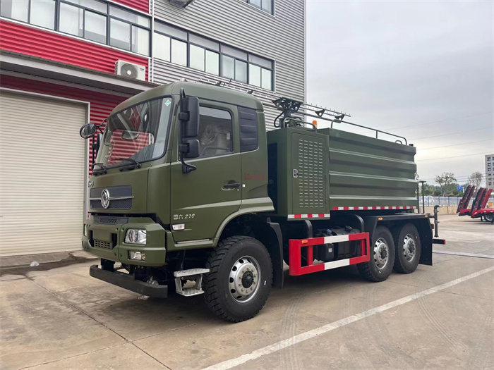 東風(fēng)天錦光伏板、鐵路清洗車