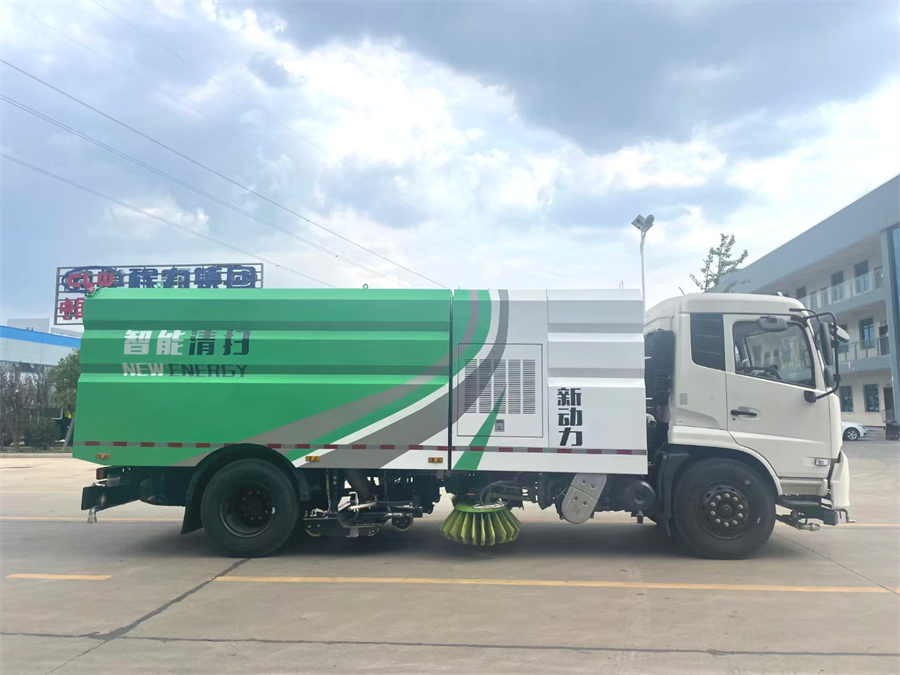 東風(fēng)天錦無副發(fā)動(dòng)機(jī)洗掃車