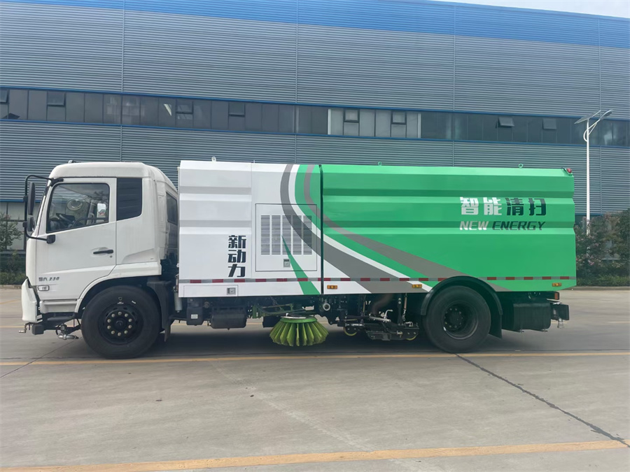 東風(fēng)天錦無副發(fā)動(dòng)機(jī)洗掃車