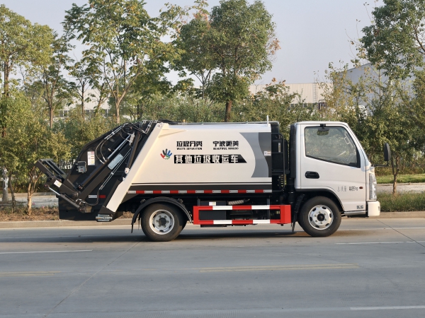 凱馬4方不超重壓縮垃圾車(chē)