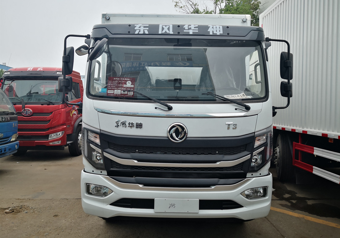 東風(fēng)T3易燃液體廂式運(yùn)輸車